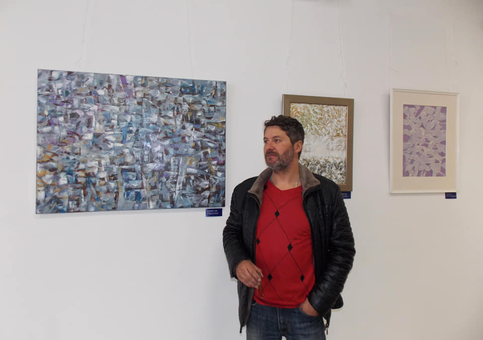 Орест Костів мистецтвом допомагає захисникам України