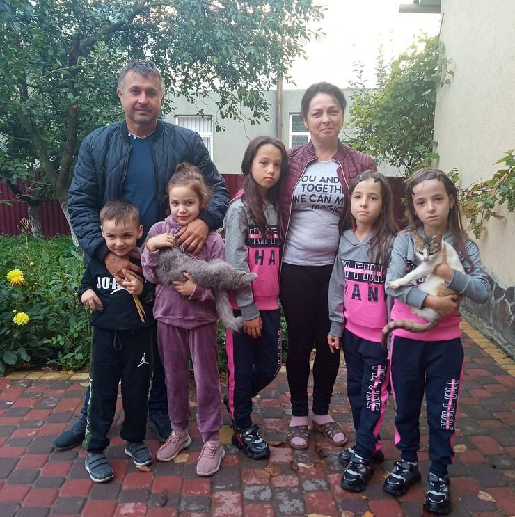 Було для кого жити й кого захищати: Василь Іщенко з дружиною Наталею та внуками