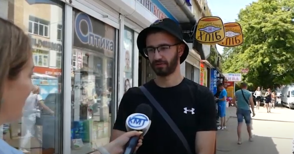 Серед калушан є і ті, хто не відчув дефіциту пального. Фото: Скрін з відео