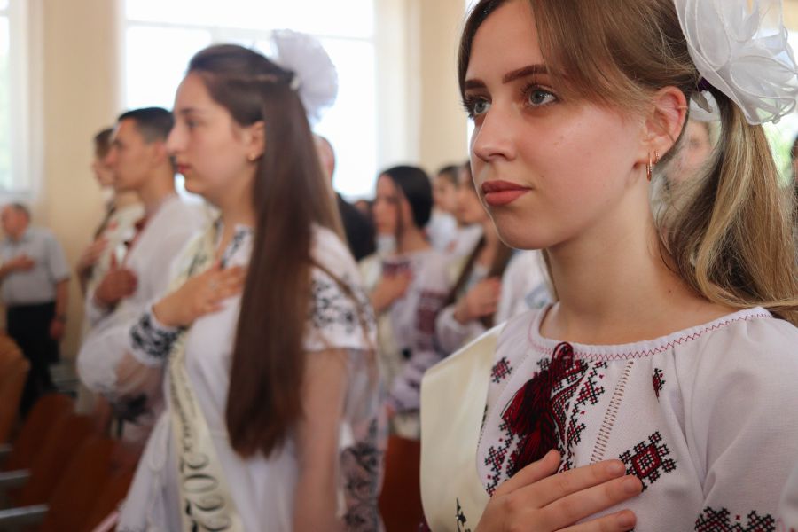 Сьогодні у Калуській громаді пролунав останній дзвоник. Фото: Міська рада