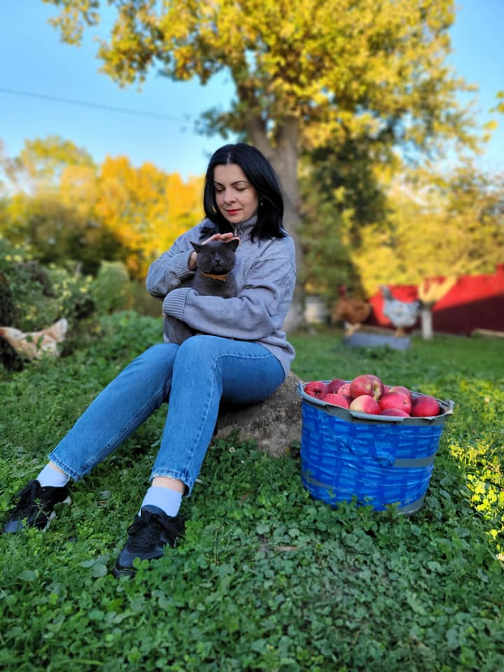 Прихильники поезії зможуть придбати книги, кошти від яких передадуть на допомогу ЗСУ. Фото: Tania Yuzviak/Facebook