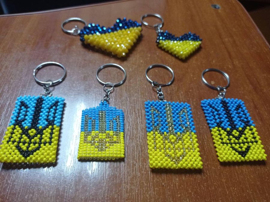 На виготовлення одного бандерівського брелка йде 2,5 години