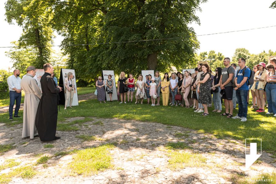 Виставка дозволяє провести паралелі між тим, що прожили люди у 2014 році, і зараз
