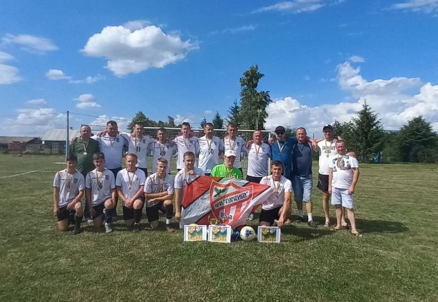 У серії післяматчевих пенальті влучнішими були футболісти ФК "Гуменів"