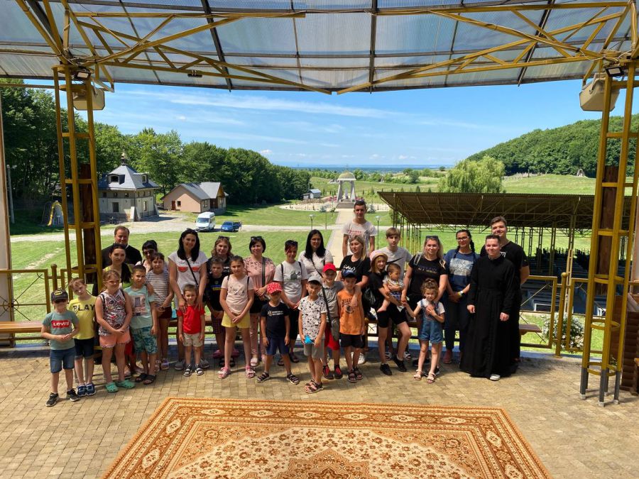 Проте найголовніша мета табору полягала в тому, щоб кожна дитина могла пізнати Бога як свого люблячого Батька.

