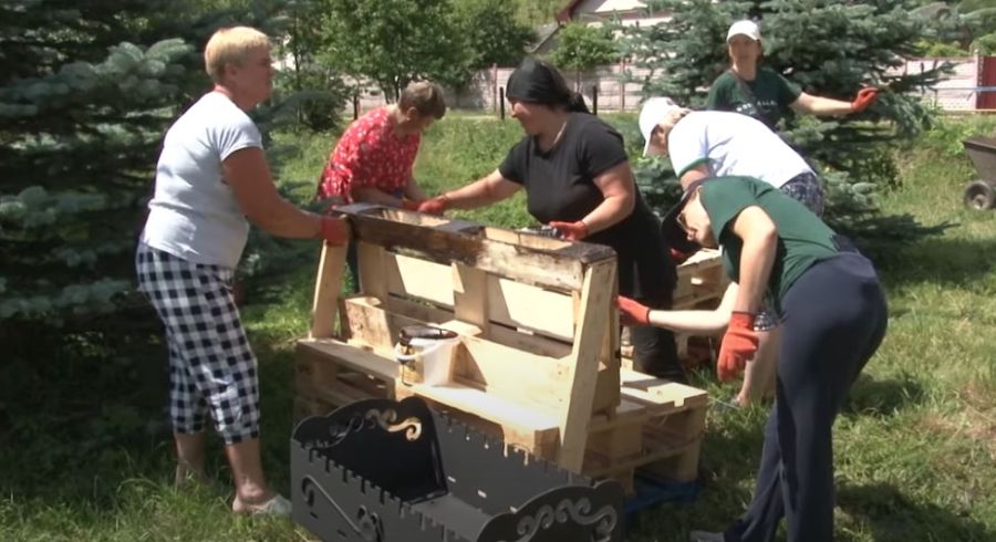 У селах Рогатинської громади компанія має ферми. Тому старається створити комфортні умови для відпочинку жителів