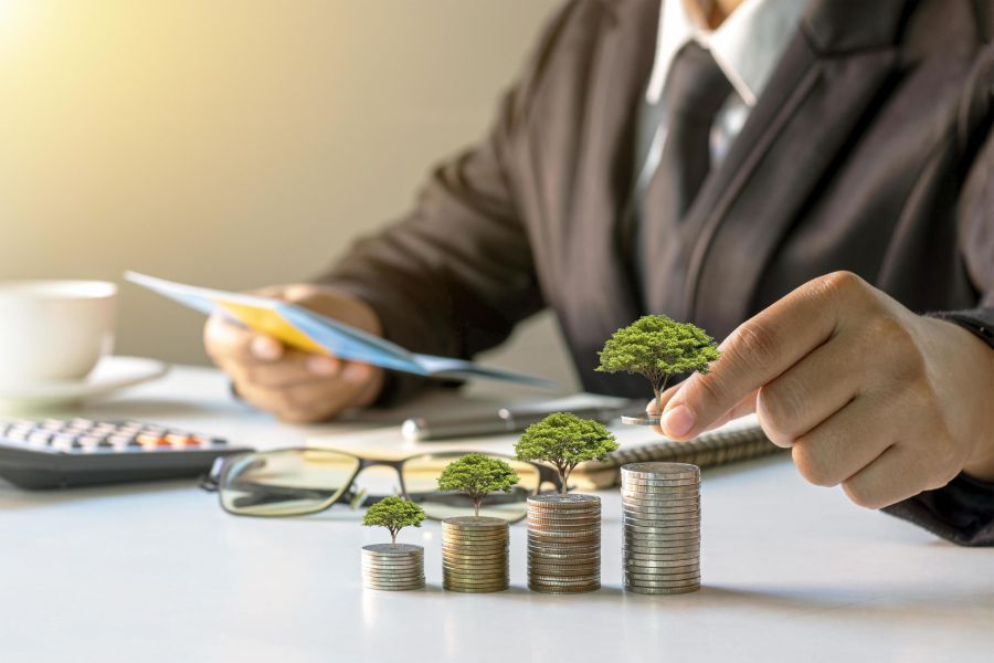 Ілюстроване фото. З початку війни практично в усіх підрозділах міської влади почали менше витрачати на заробітні плати