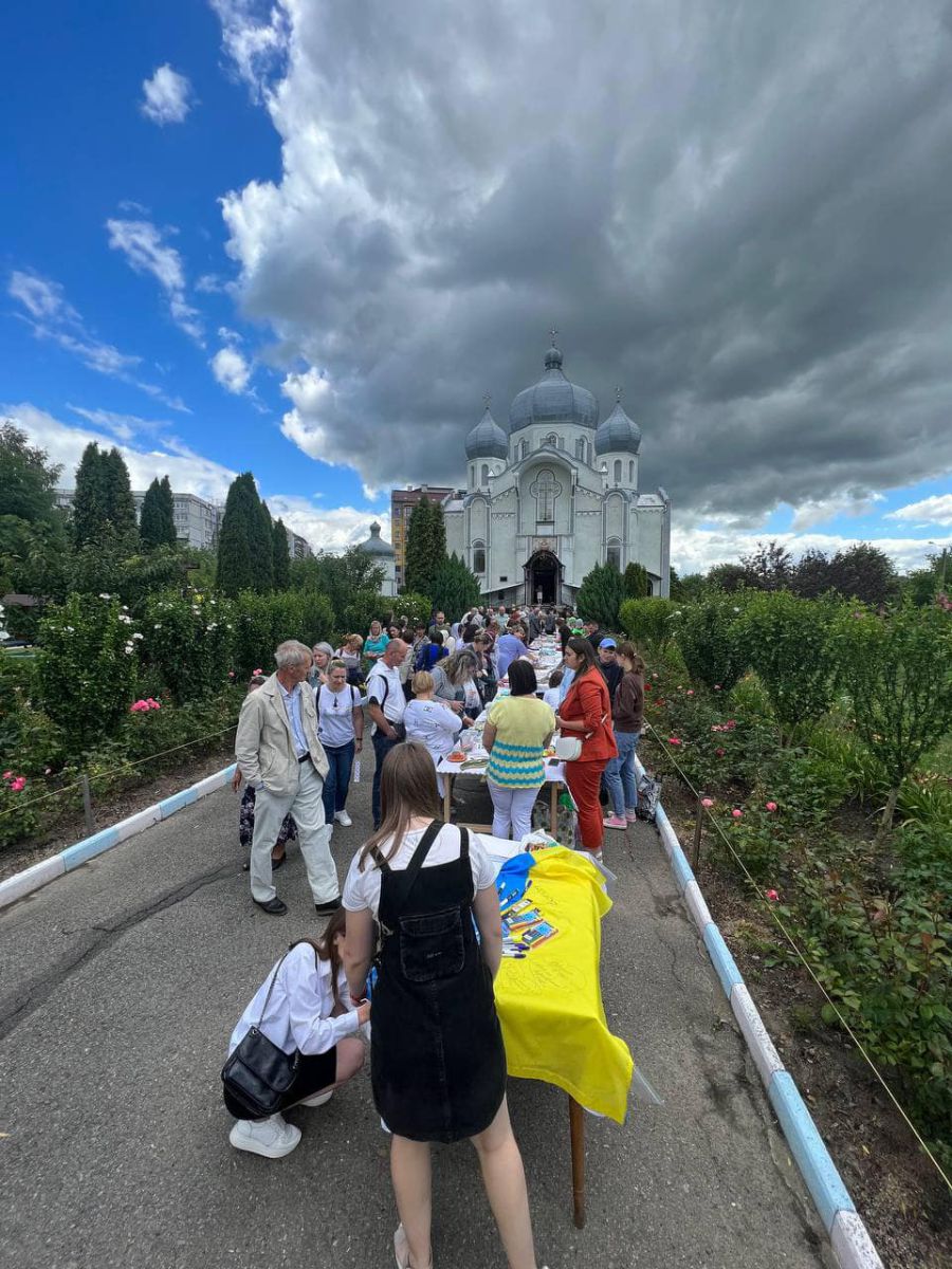 Усього на допомогу ЗСУ вдалося зібрати 46000 гривень і 100 євро.Фото: Остап Лагойда, Олена Солоджук