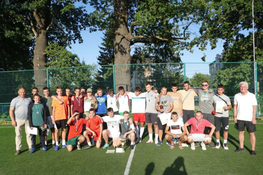 Призерам вручили медалі та грамоти. Також було відзначено і найкращих гравців, які отримали статуетки