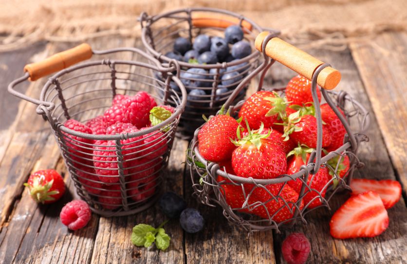 Вишні, чорниці, малина, смородина, лохина – все це можна знайти як у саду, так і в магазинах