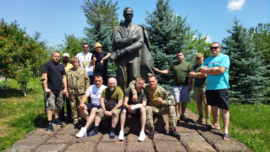 Захисники України відвідали батьківщину Провідника ОУН Степана Бандери. Фото: Микола Федорів