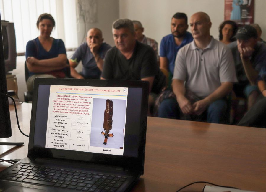 Калушани з добровольчого формування вчаться розвідці за допомогою безпілотників. Фото: Міська рада