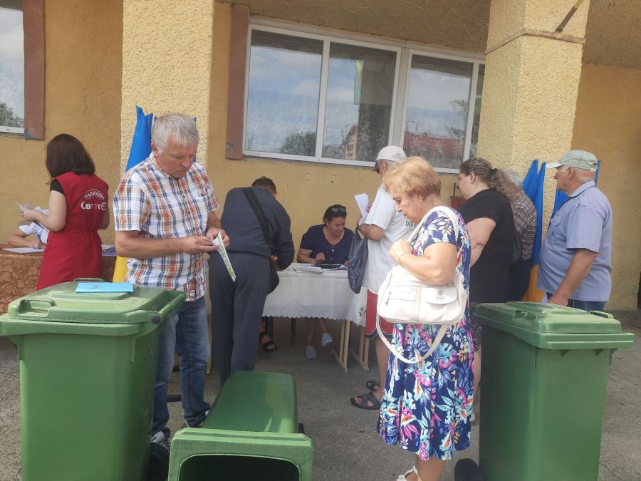 Ще 30-ти жителям села контейнери видадуть вже у понеділок, 1 серпня