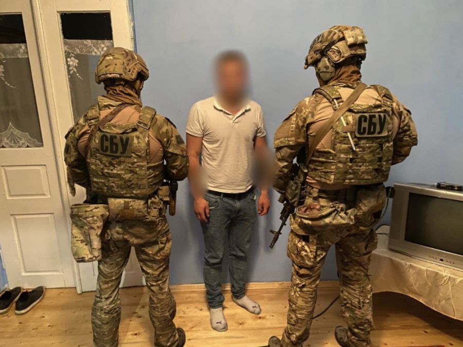 За 7000 євро аферисти вносили до бази даних "Шлях" неправдиві відомості