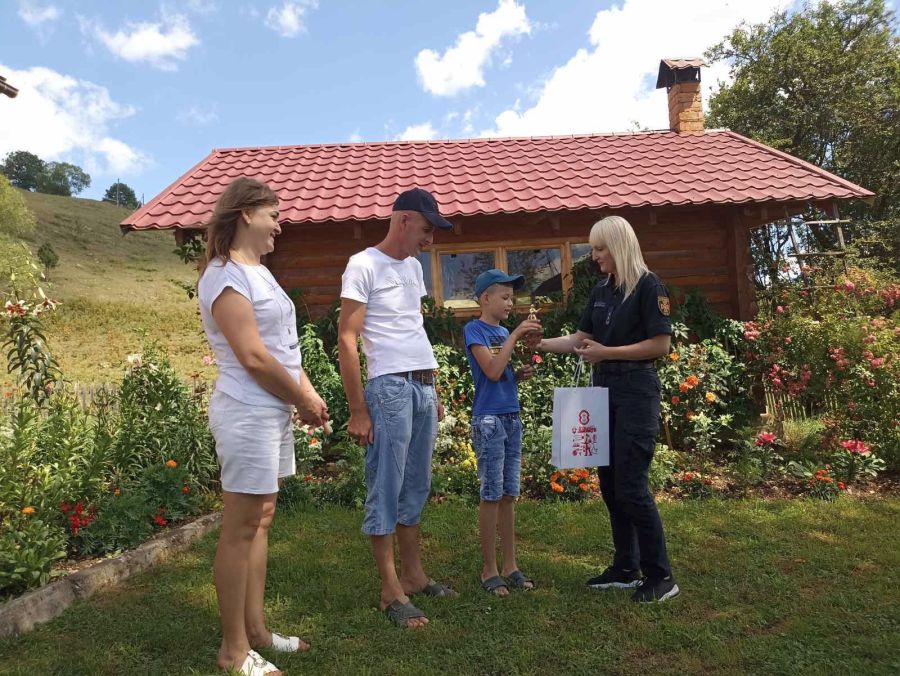 Розсудливість і миттєва реакція Юрка врятувала життя батькові. Фото: Володимир Петриняк