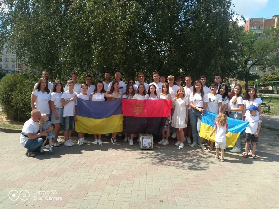 Кошти передадуть захисникам України через благодійний фонд "Там де ти"