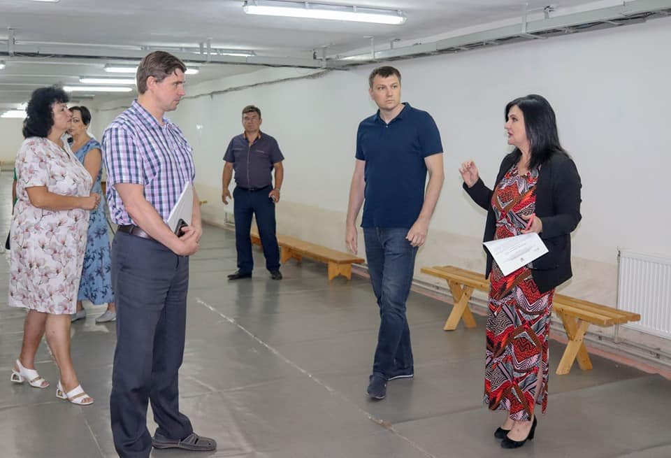 Заступник міністра освіти Олексій Шкуратов побував в укритті одного з освітніх закладів Калуша