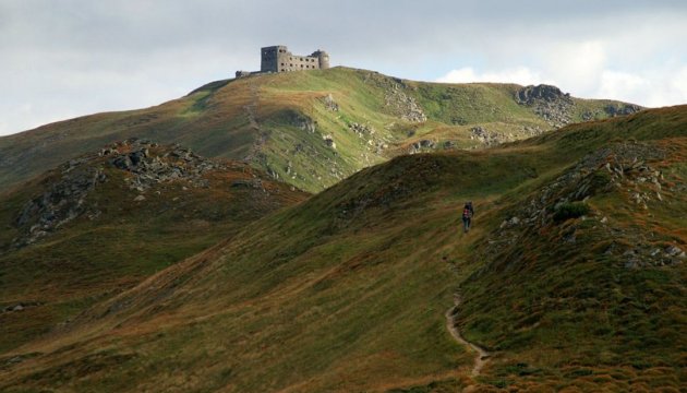 Прихильникам театру обіцяють з Піп Івана онлайн-трансляцію постановки