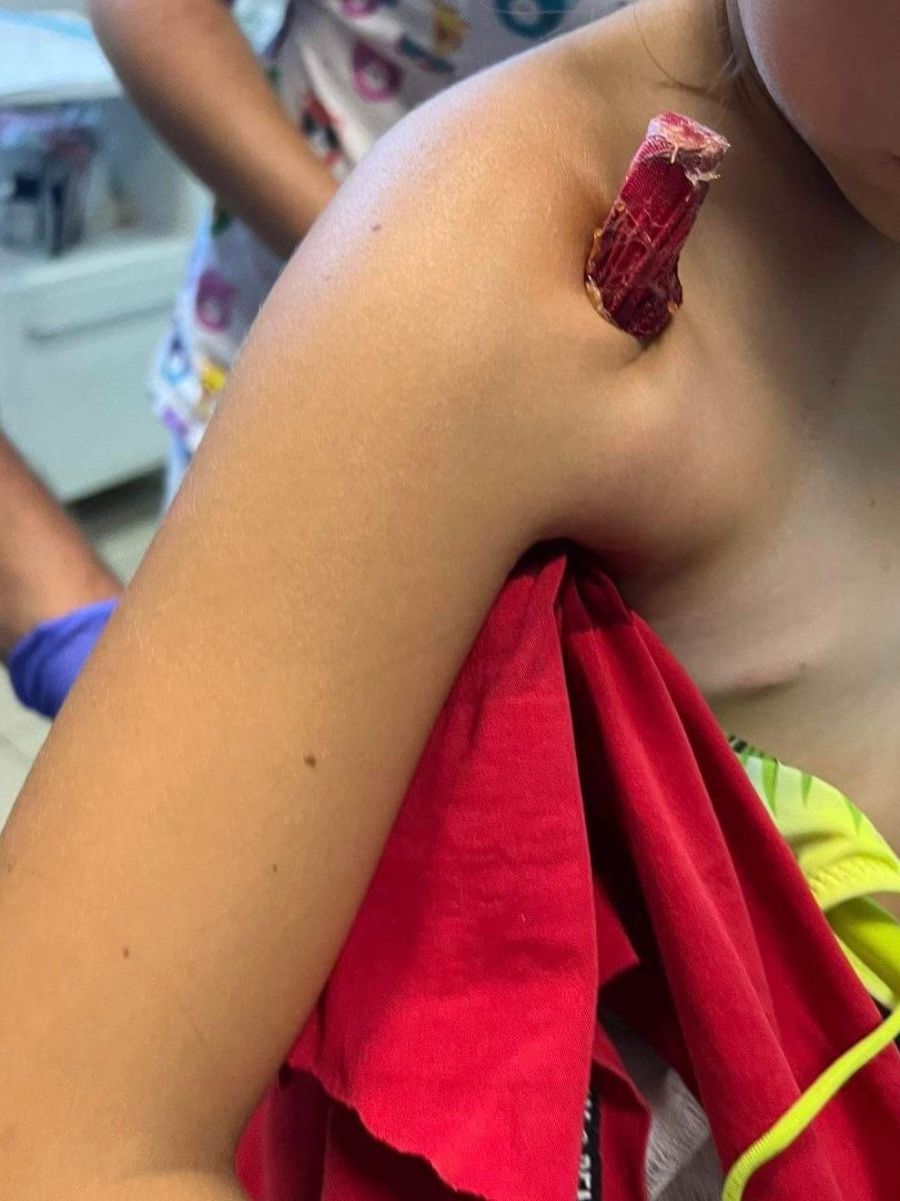 На даний момент життю та здоров’ю бешкетниці нічого не загрожує, запевняють медики.