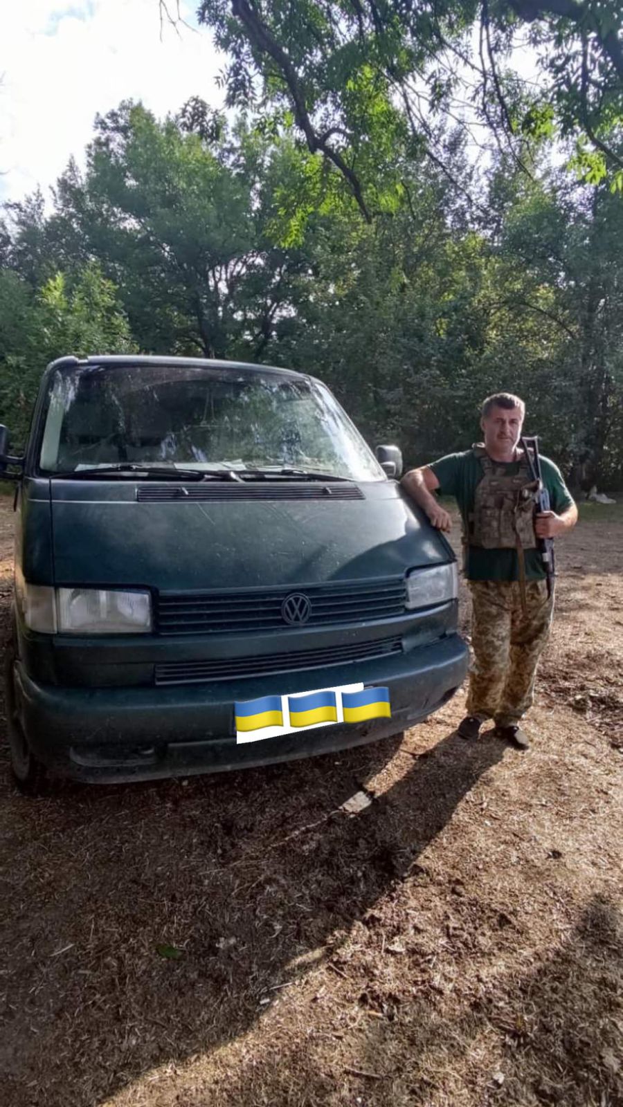 Машина дісталася до гірсько-штурмової 109-ї бригади. На фото: Іван Кулибанич