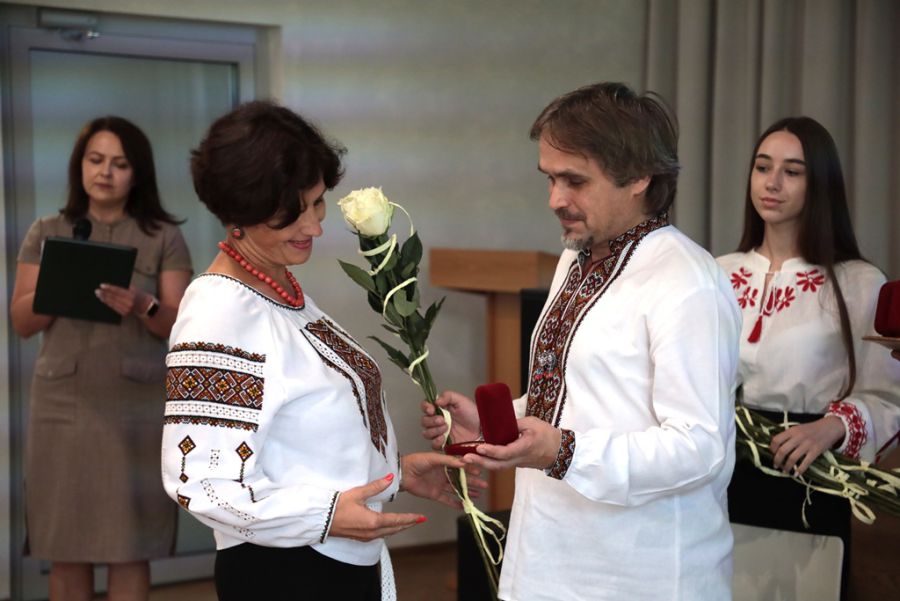 Лесю Кобзан нагородили за значний внесок в організацію та вдосконалення системи освіти Прикарпаття