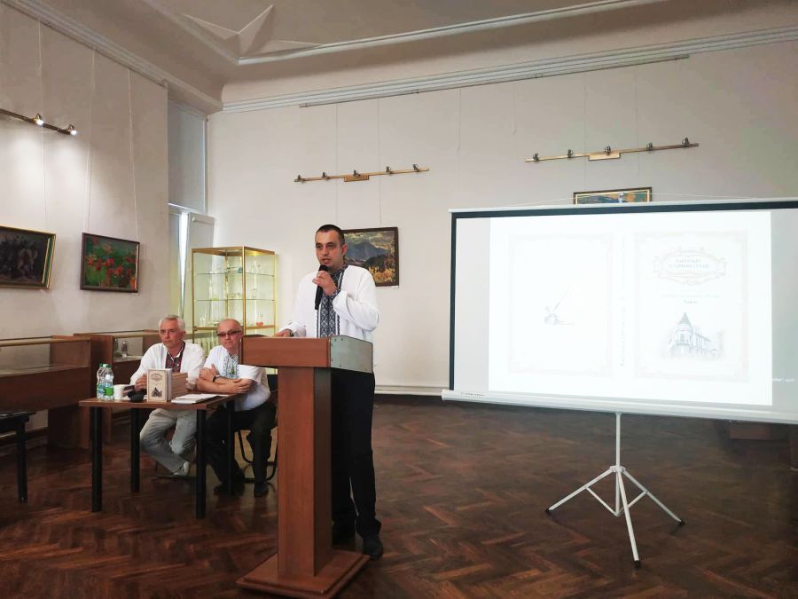 Збірка містить наукові статті з актуальних проблем історії Калущини