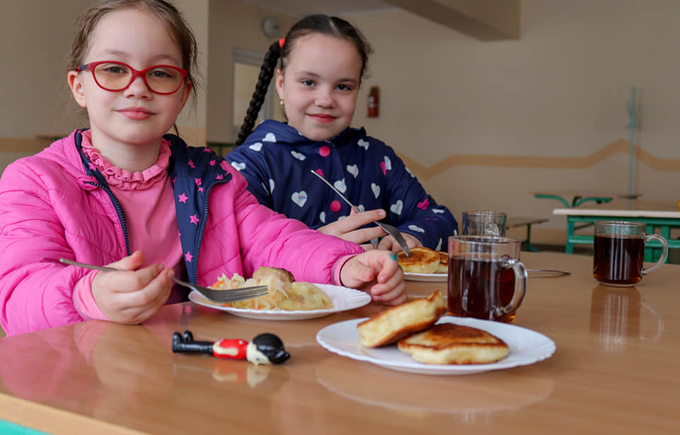 У соціальній їдальні щодня харчуються близько 200 вимушено переміщених осіб