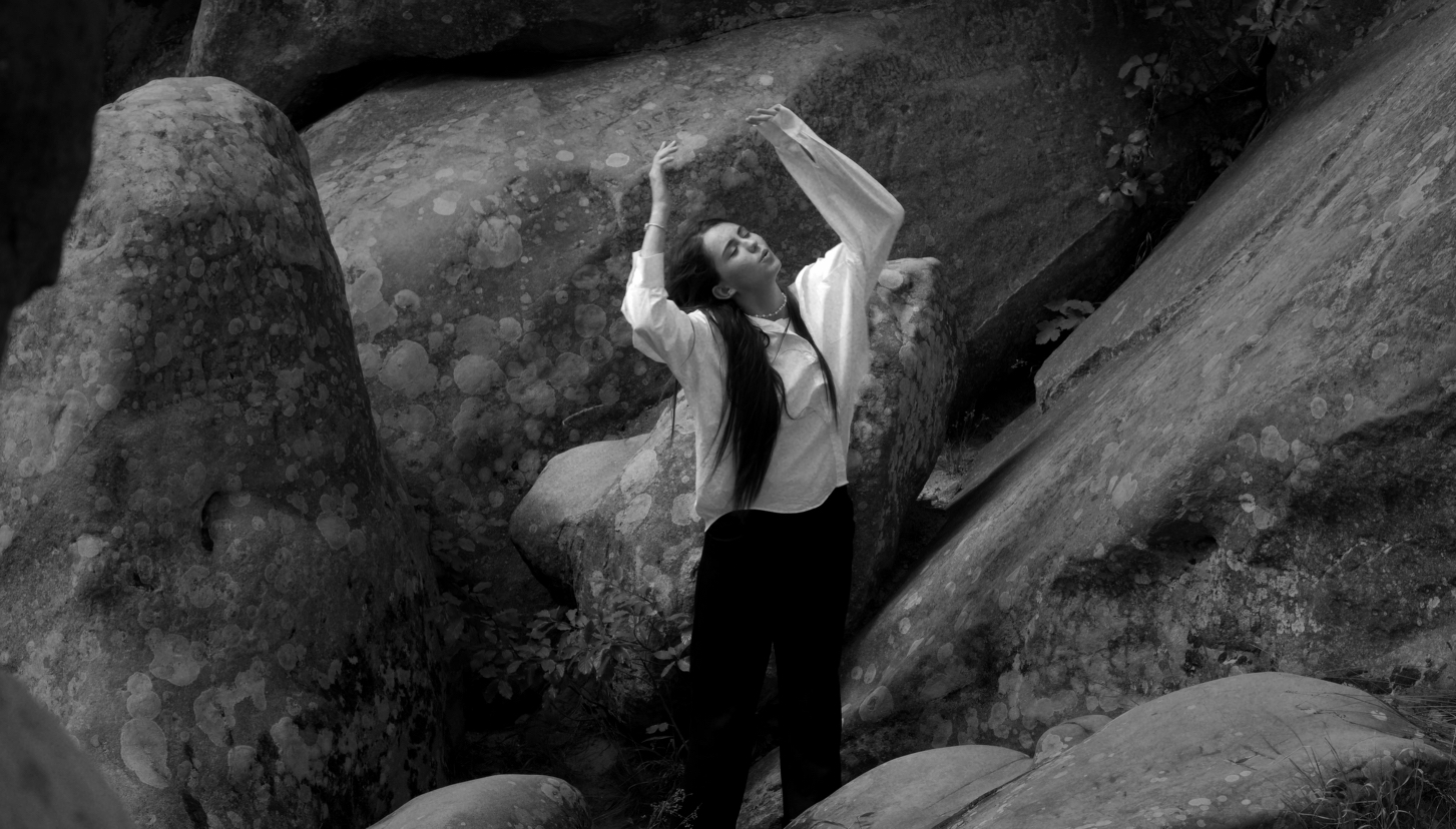 Tayna хоче стати зіркою, адже про це мріяв її батько