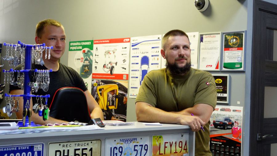 До акції волонтер планує залучити колекціонерів, які допоможуть продати рідкісні зразки