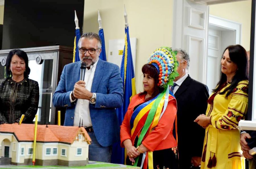 Під час відкриття Мультикультурного центру "Каса Бей". Фото: Міська рада