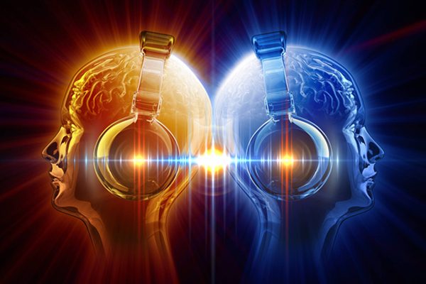 Засновник електронного дуету Light Dreams Олександр Скай займається музикою 20 років. За освітою — психолог