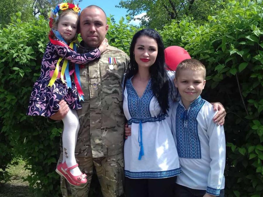 У 36-річного бійця славетної 93-ї бригади "Холодний Яр" Сергія Сови залишилися дружина і двоє дітей