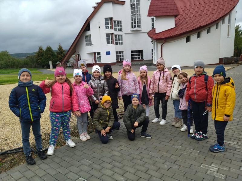 Школярі  побачили світлини із родинного архіву і дізналися відомі та маловідомі факти  про Степана Бандеру