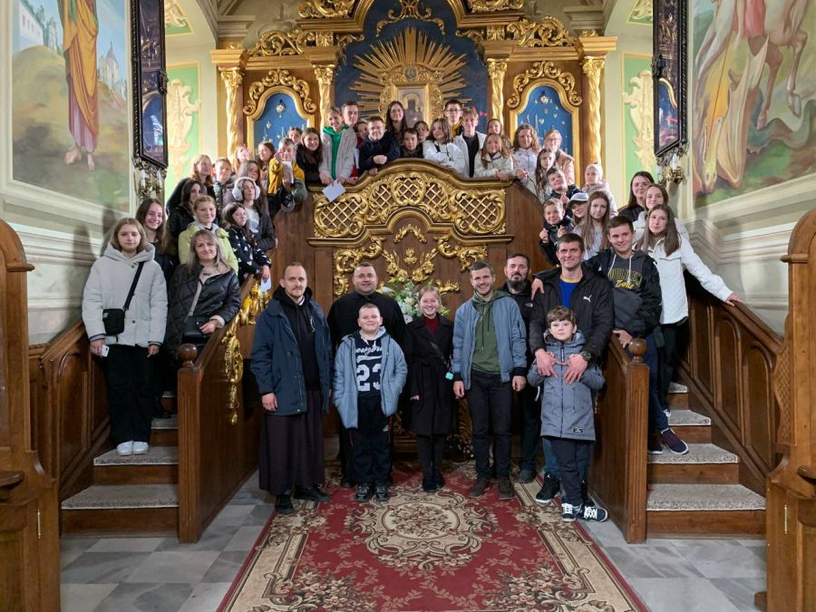 Першою зупинкою подорожі став Василіянський монастир УГКЦ на Ясній горі