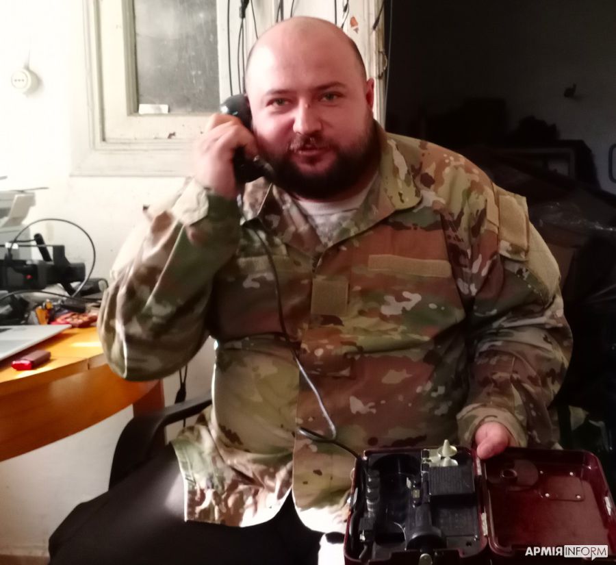 Щоб відновити зв'язок доводиться частенько пересуватись пішки.