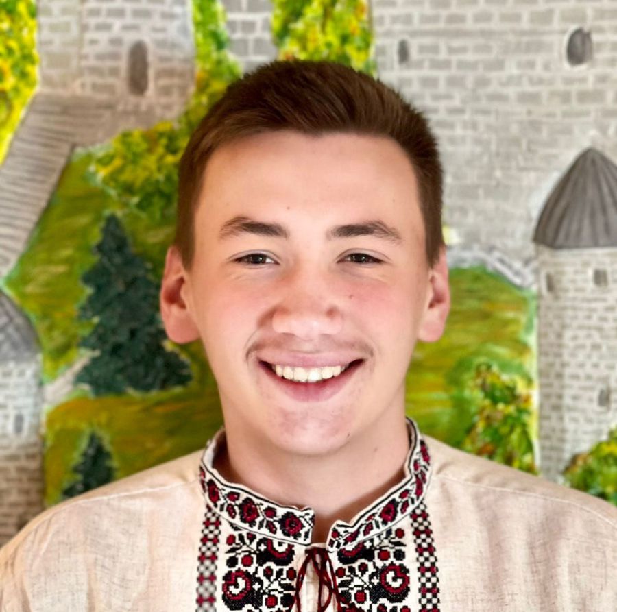 Грошову винагороду призначають учням-випускникам, її розмір становить 6000 гривень