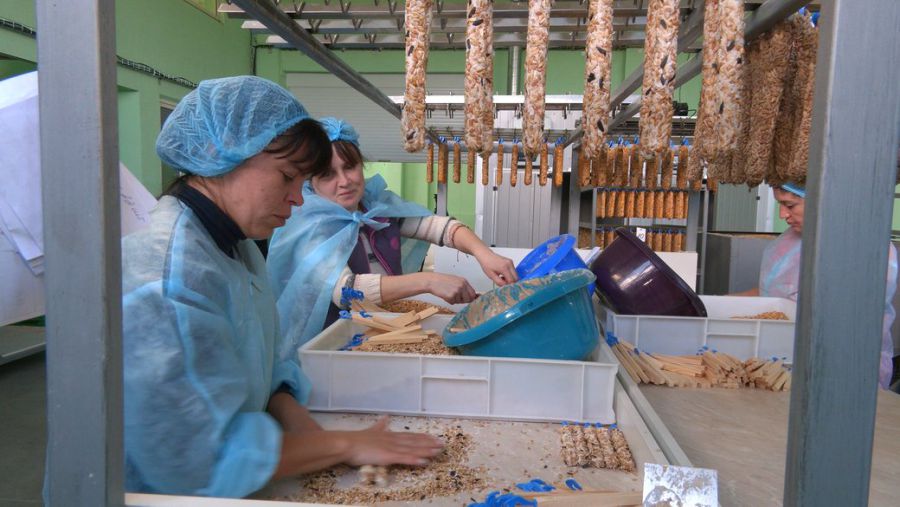 Поруч із виробництвом у Калуші облаштували склад. Фото: Суспільне Івано-Франківськ
