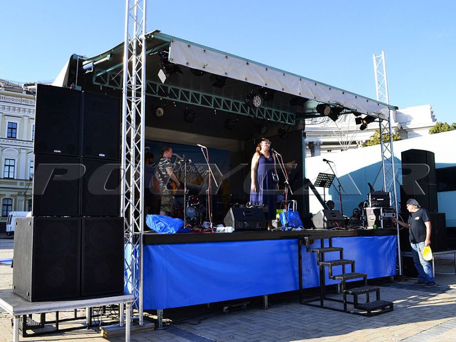 Ілюстроване фото. Придбання портативної сцени через воєнний стан перенесли на 2024 рік