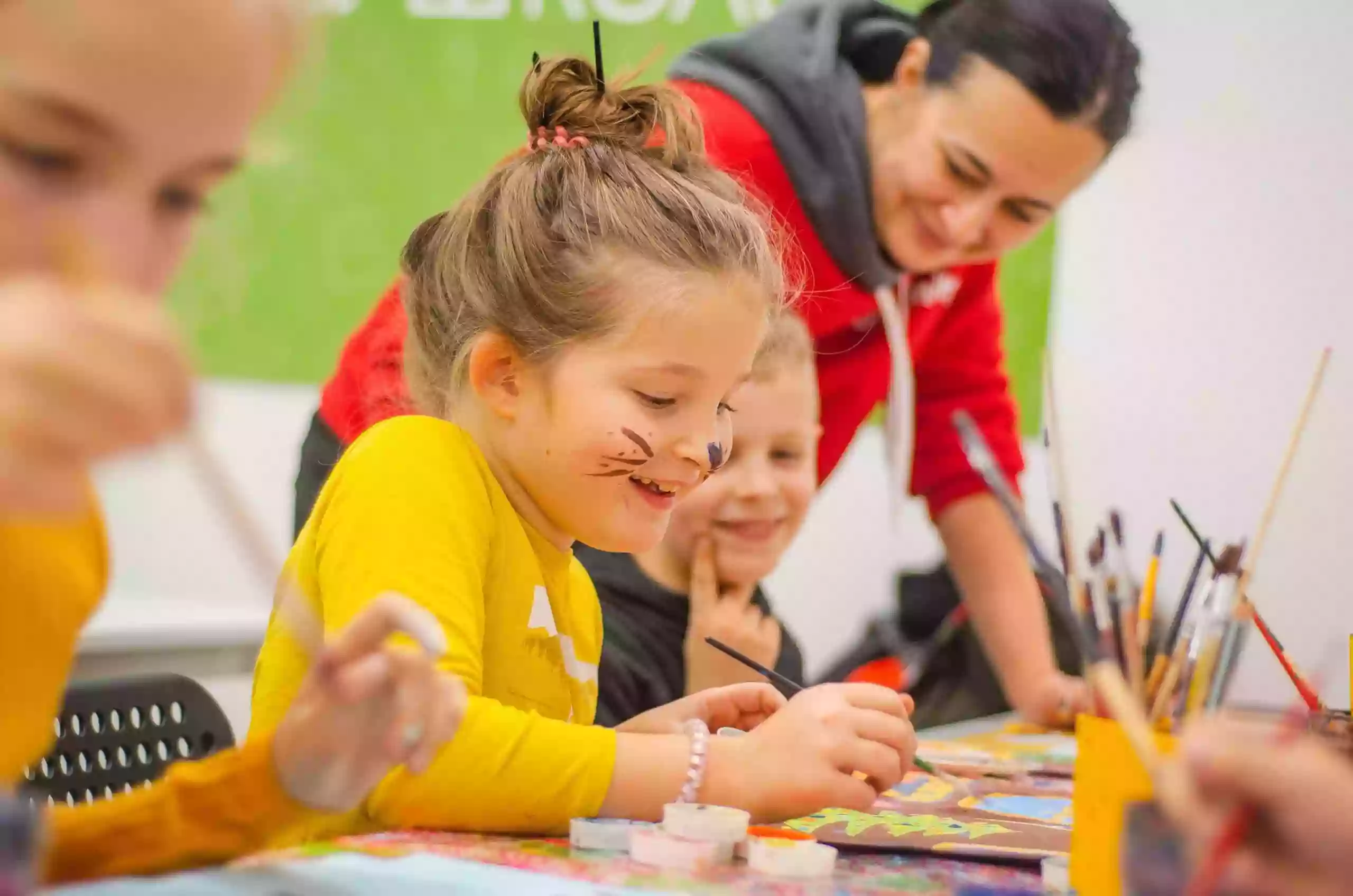 Ілюстроване фото. Заклади освіти в Калуші зачиняють через загрозу ракетних ударів