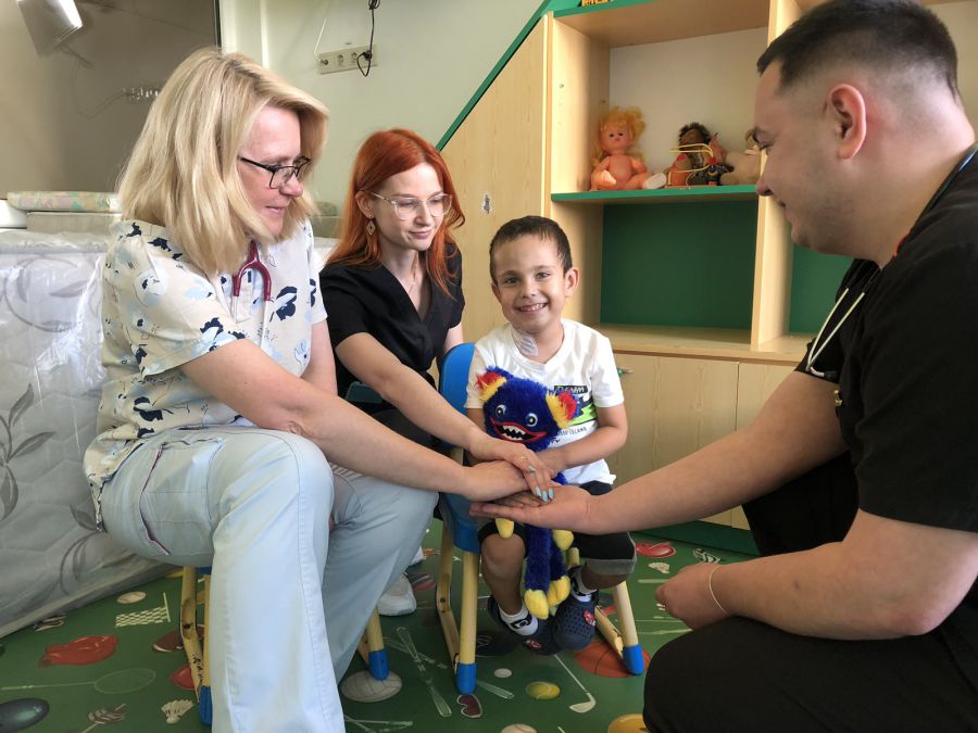 Миколка понад півтора року отримував лікування перитонеальним діалізом під спостереженням лікарів