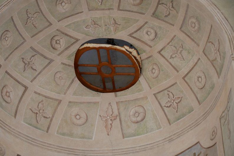 На Львівщині постраждав Санктуарій Воздвиження Чесного Хреста у Берездівцях.