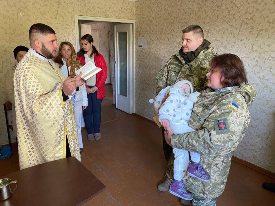 Хресними малюка на звільненій території стали захисники України