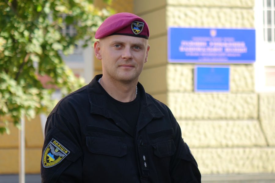 Побратими по службі називали Віктора «батьком».