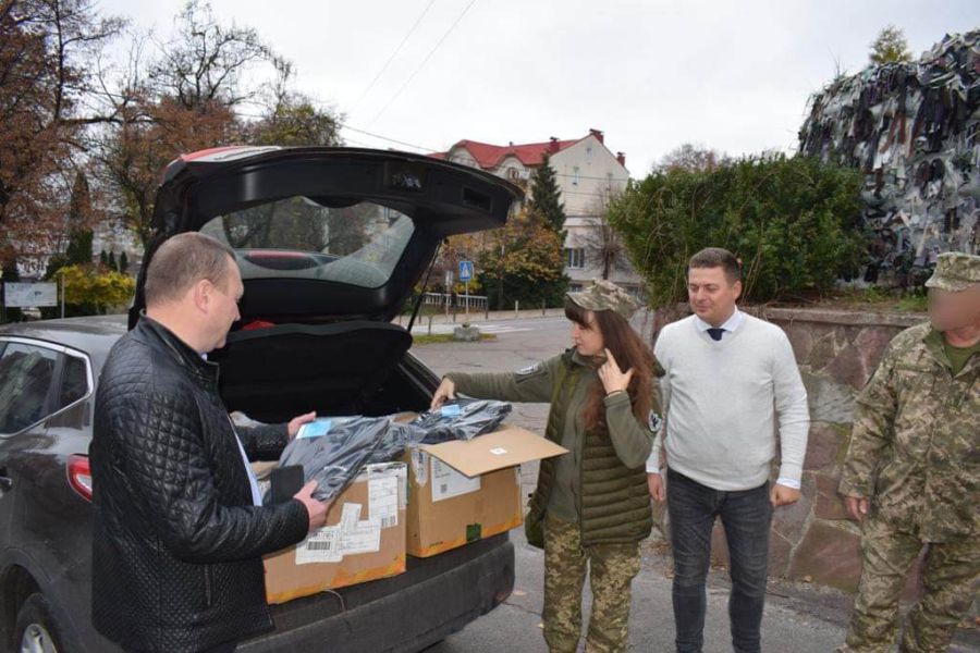 Термобілизну передали бійцям на передову
