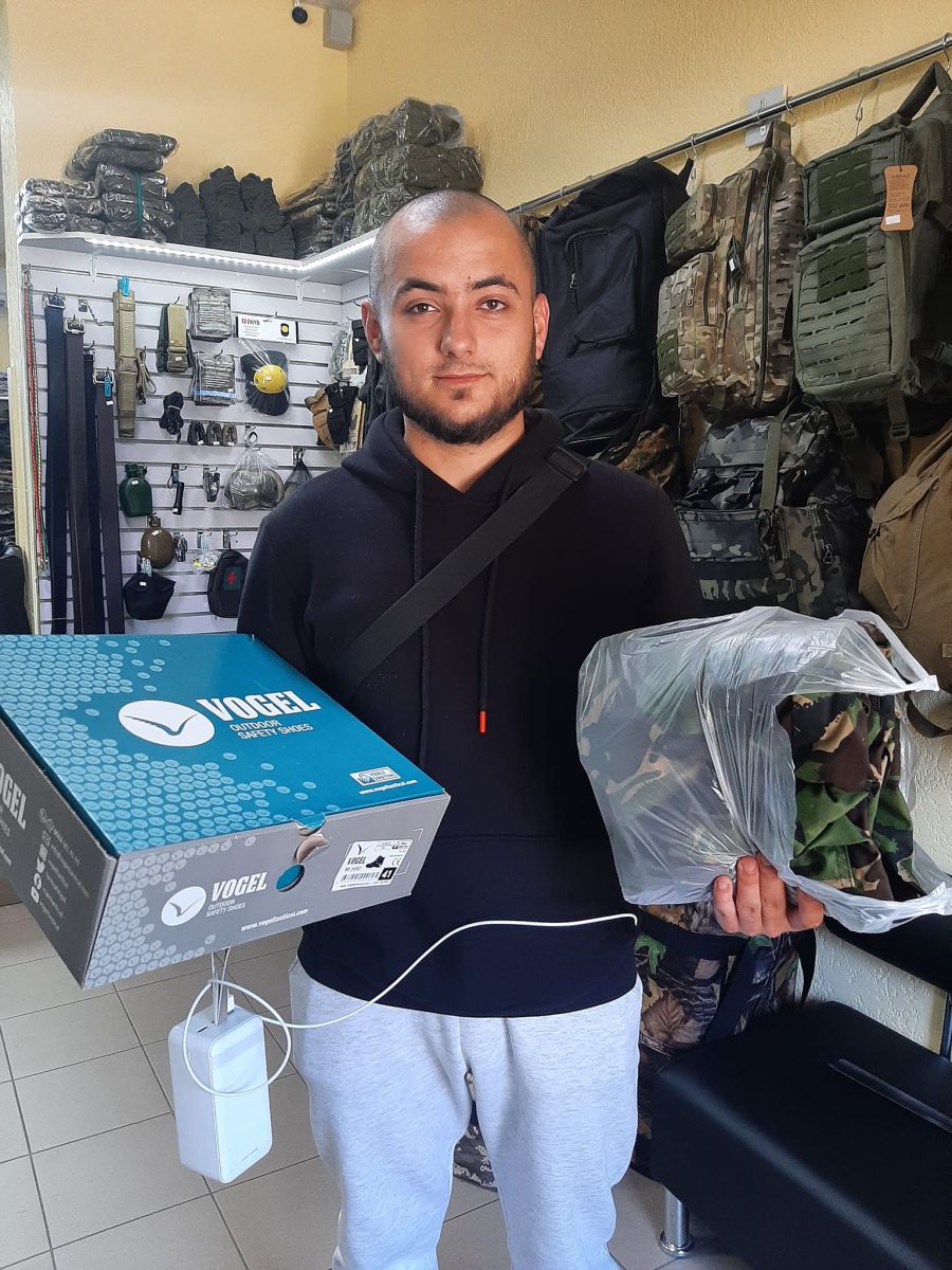 Консультативний центр допомагає захисникам України та членам їхніх сімей