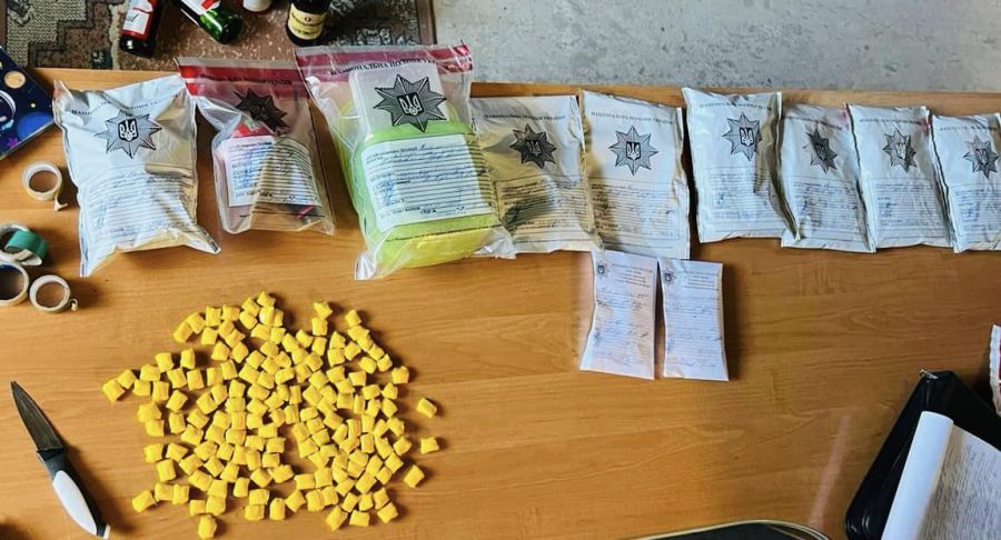 Поліція вилучила 500 «закладок» з «амфетаміном»