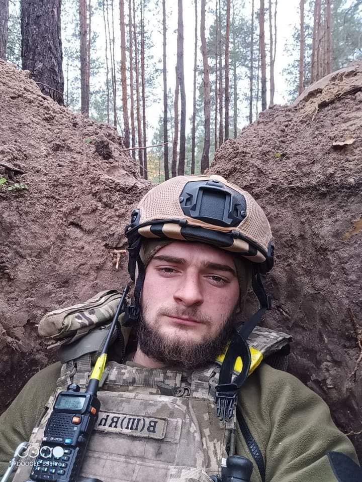 5 листопада на Луганському напрямку Роман потрапив під ворожий обстріл та отримав дуже важку травму