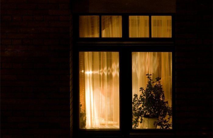 Ілюстроване фото. Всіх членів родини доцільно розмістити в одній кімнаті, а інші — закрити