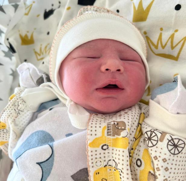 Цього разу було два маленькі богатирі.