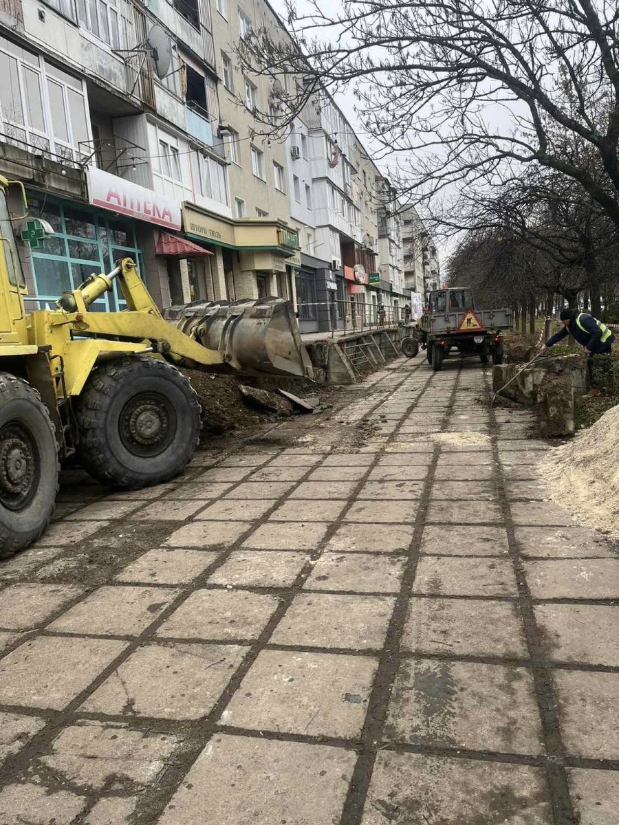 Бетонні блоки, які впали чи похилися, повернули на місце та виконали зварювальні роботи